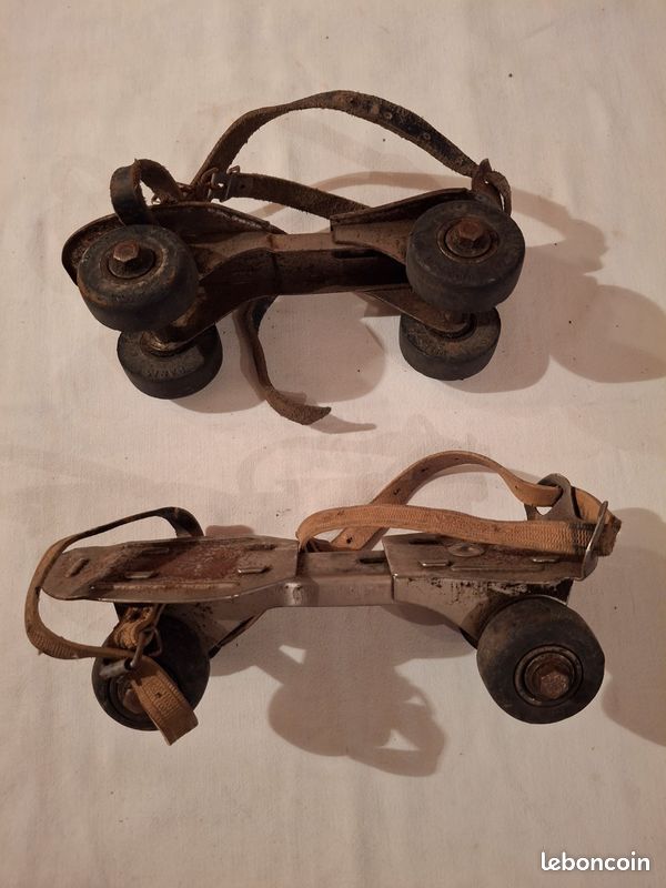 Patins à roulettes années 60 - France