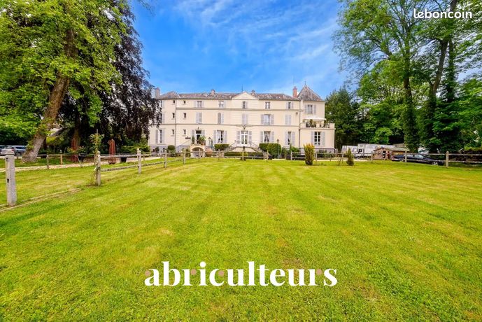 Chateau 16 pièces 1000 m²
