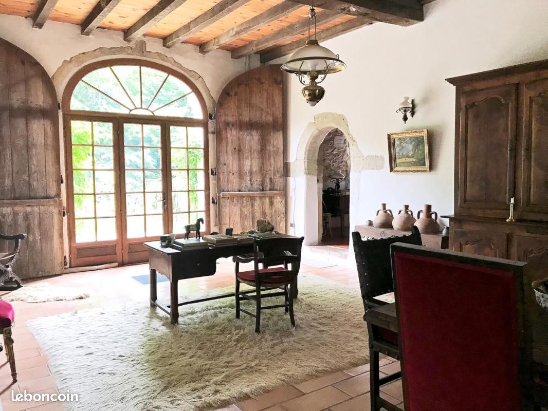 Maison 8 pièces 317 m² · à Pouillon · 317 m² · 561 600 €