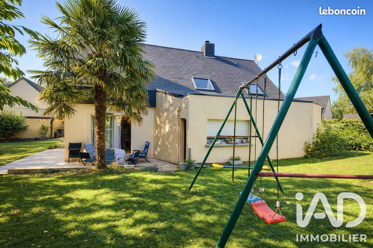 Maison 8 pièces 178 m² · à Brécé · 178 m² · 450 000 €
