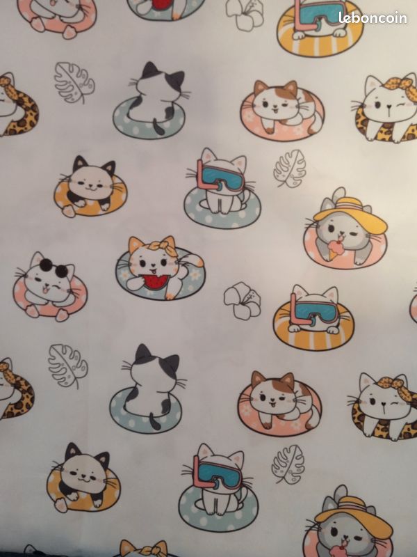 Coupon De Tissu Vintage - Motif Chat Gris Avec Pelote Bleue Sur Fond Blanc, 100 Cm X 75 Cm, Coton, Occasion