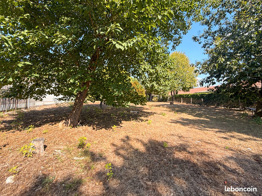 Terrain 555 m² · à Gradignan · 555 m² · 249 900 €