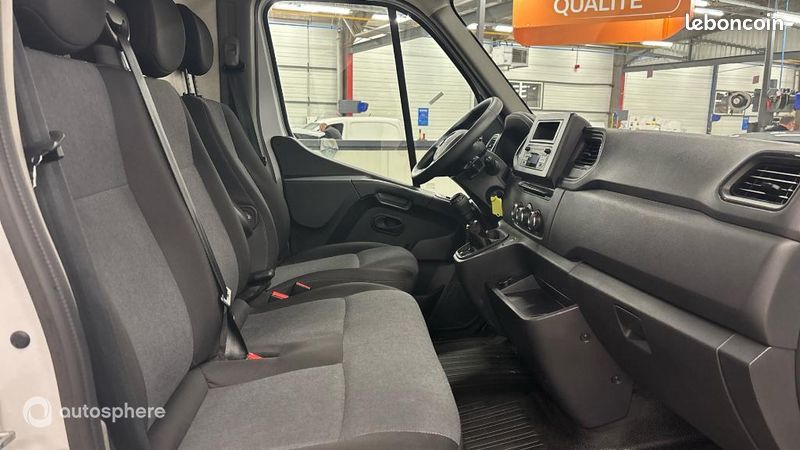 Renault Master Véhicule utilitaire ou Société F3500 L3H3 2.3 Blue dCi 135ch Confort Euro6E (image 10)