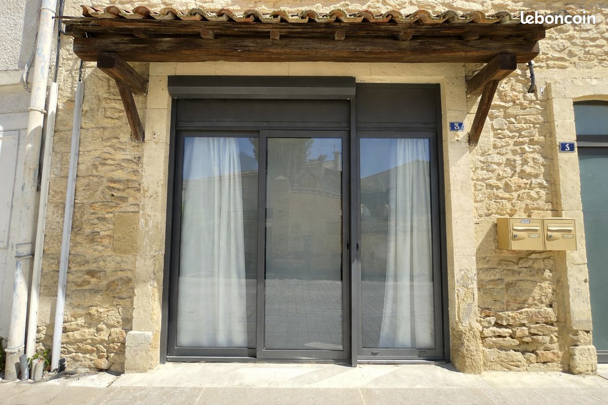 Local commercial 1 pièce 15 m² · à Vergèze · 15 m² · 59 000 €