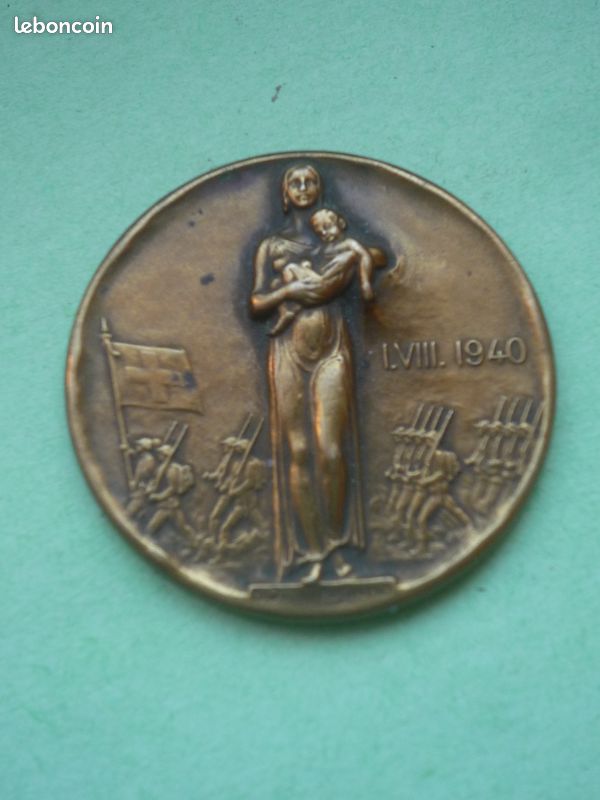 Broche Ancienne En Métal Argenté - Fête Nationale Suisse 1er Août 1945 - Signée HUGUENIN