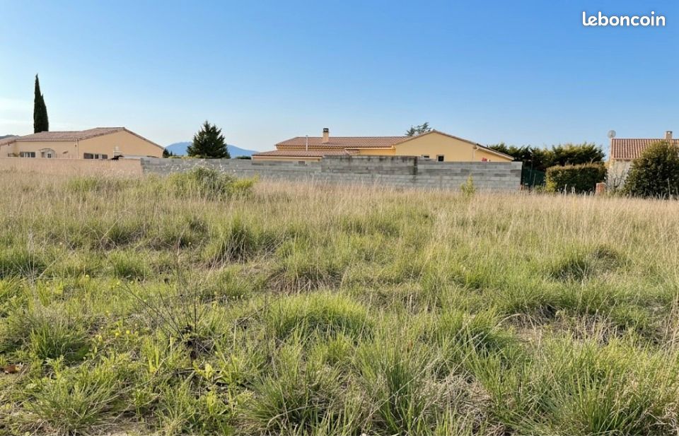Terrain 851 m² · à Saint-Maurice-sur-Eygues · 95 000 €
