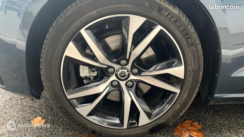 Volvo V60 B4 197ch Ultra Style Dark DCT 7 (image 9)