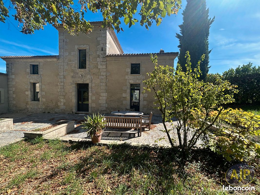 Maison 4 pièces 153 m² · à Fronsac · 153 m² · 1 080 €