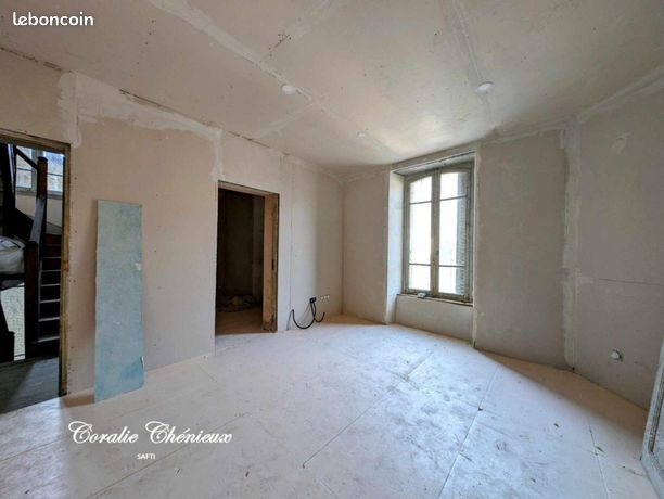 Immeuble 250 m² BORT-LES-ORGUES
