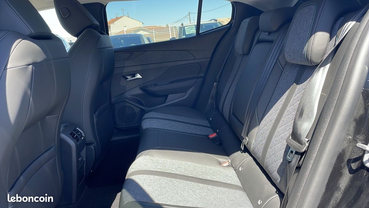 Peugeot 408 PHEV 225CH ALLURE PACK E-EAT8 (image 12)