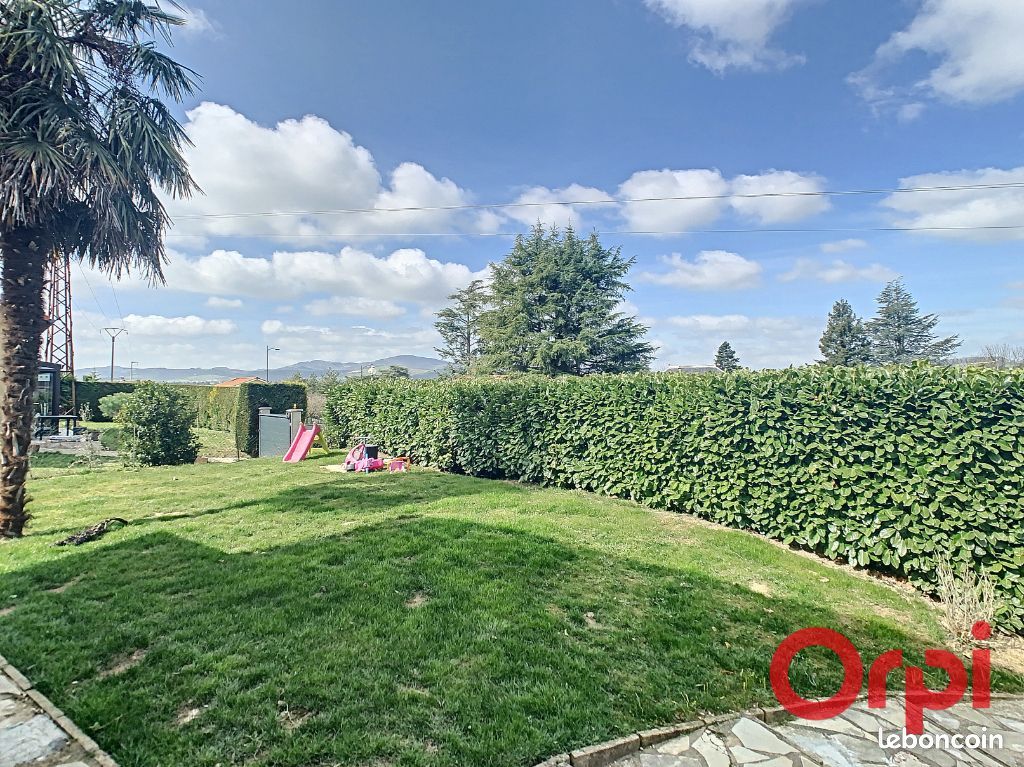 Maison 7 pièces 137 m² · à Éveux · 137 m² · 450 000 €