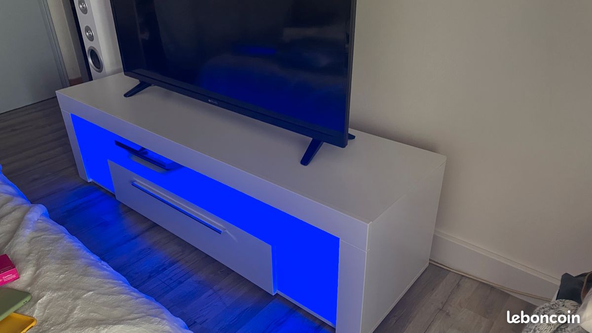 Meuble TV blanc Led bleu (image 8)