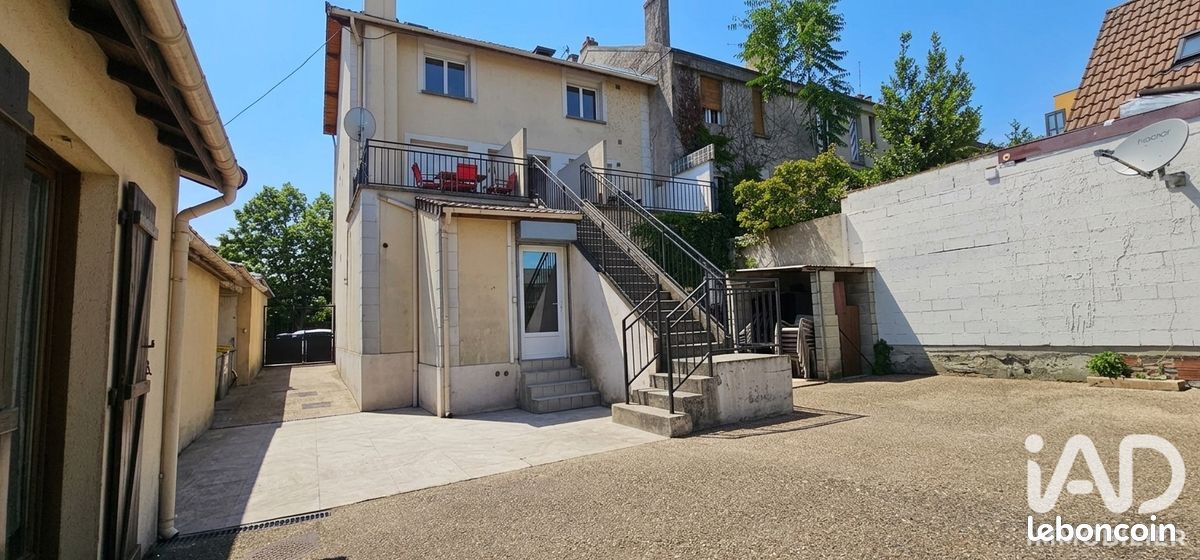 Immeuble 262 m² · à Livry-Gargan · 262 m² · 895 000 €