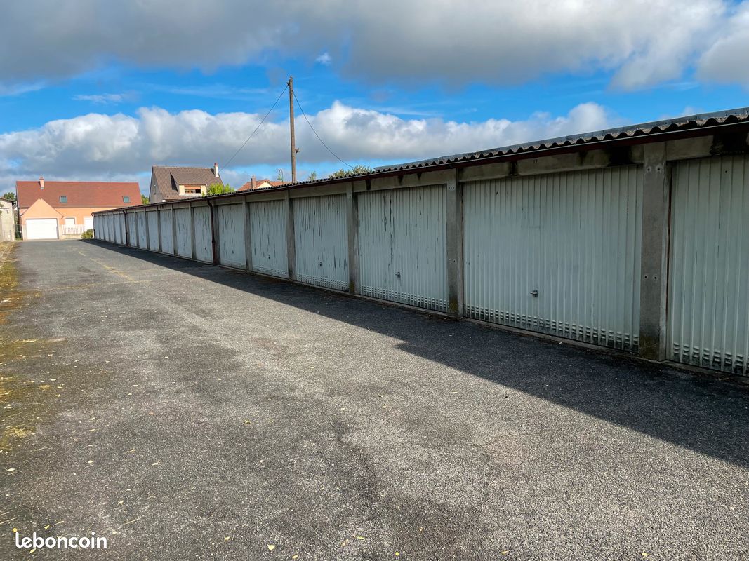 Location garage/box de 18 m² à Bray sur Seine (77480) · à Bray-sur-Seine · 90 €/mois