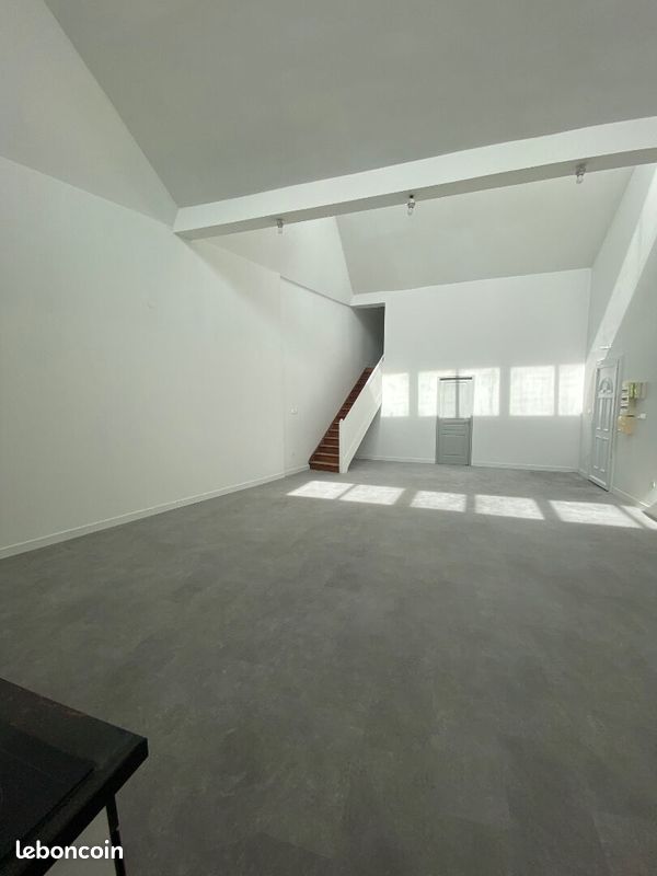 Appartement 3 pièces 92 m² · à Saint-Quentin · 92 m² · 590 €