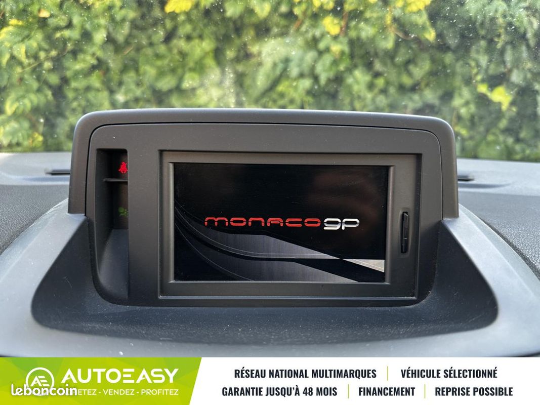 Renault Megane 3 Coupé 1.9 dCi 130ch FAP Monaco GP eco² Euro5 (image 18)