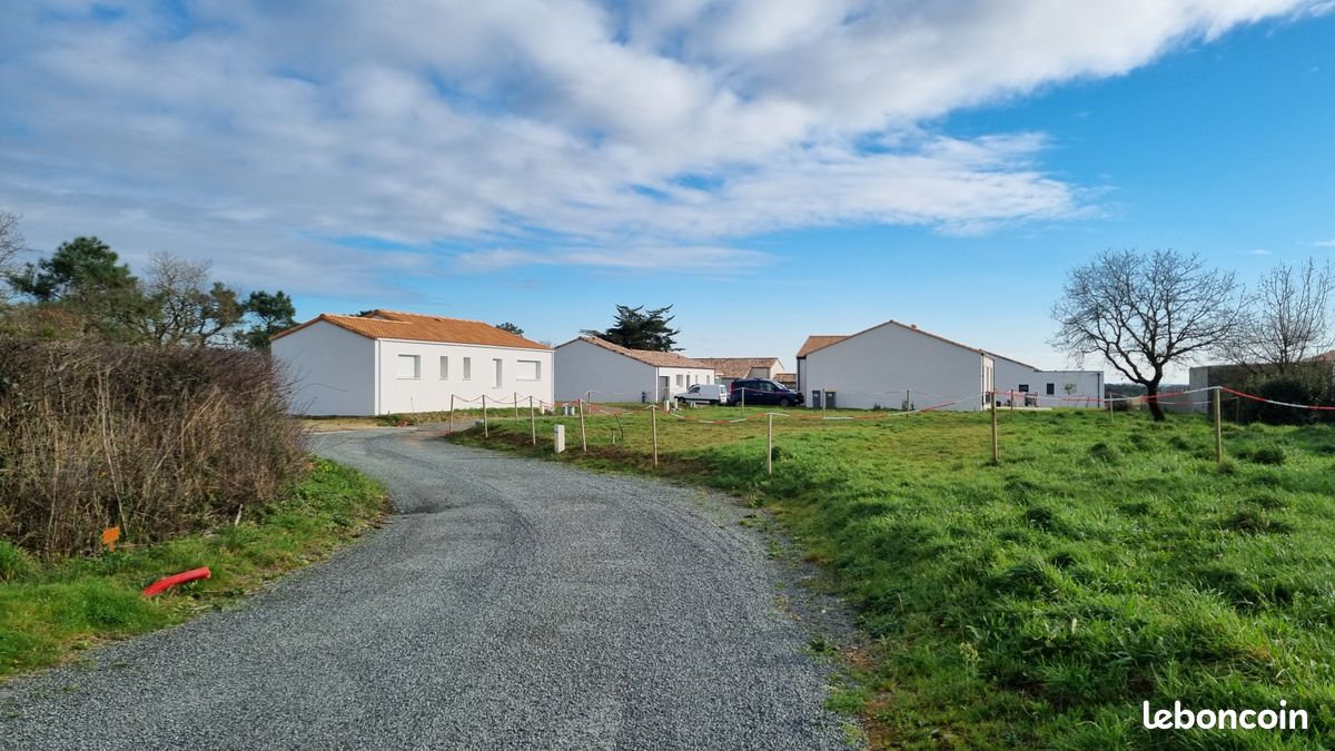 Dernier Terrain Disponible à 2min de la mer · à Brem-sur-Mer · 88 000 €