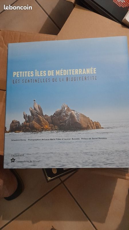 Petites îles de Méditerranée - beau livre (image 1)