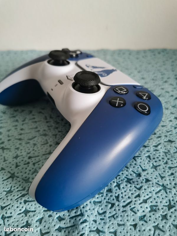 Manette PS5 DualSense Édition God Of War Ragnarok - Version Blanche Limitée, Neuf Sous Emballage