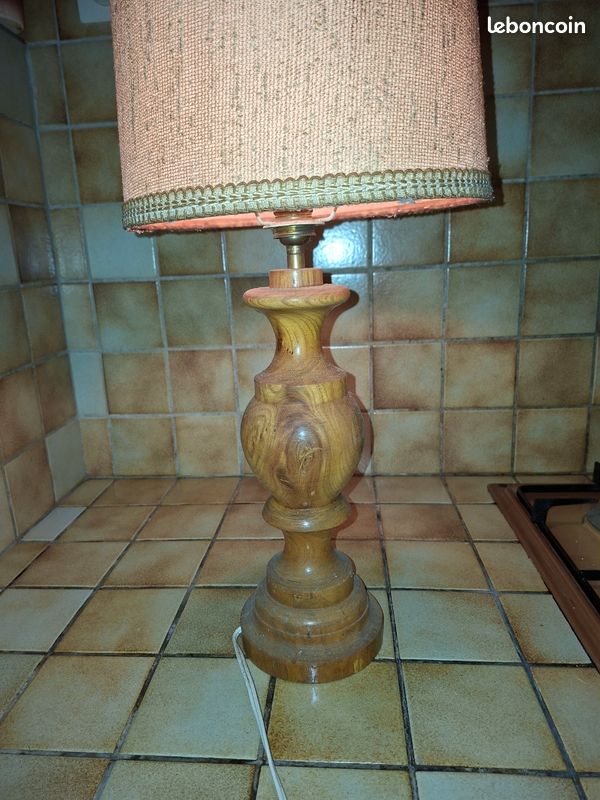 Pied de lampe en bois tourné (image 4)