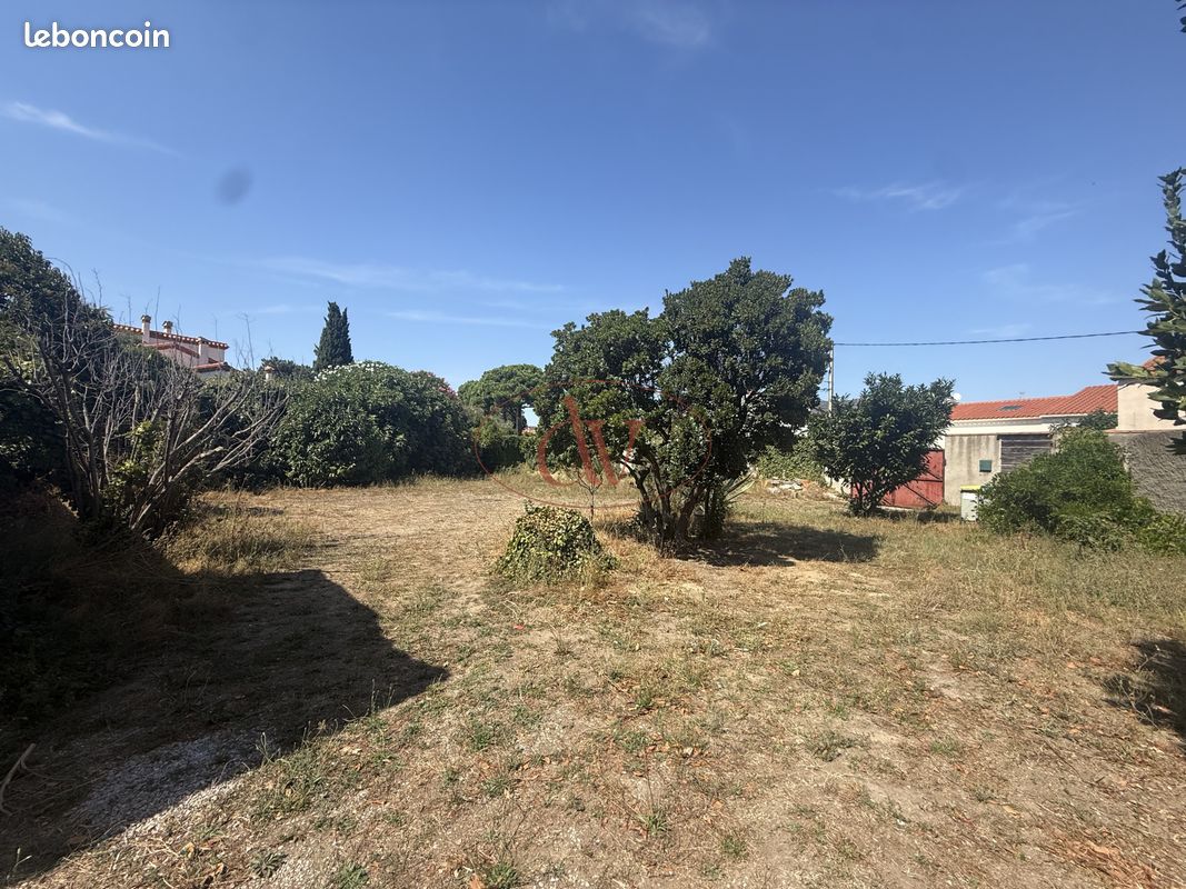 Terrain 926 m² · à Millas · 926 m² · 160 000 €