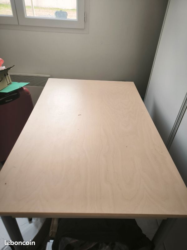 Table intérieur (image 2)
