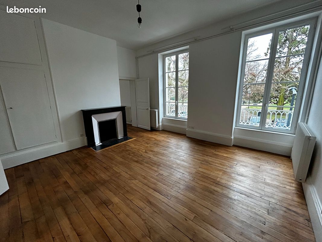 Appartement 3 pièces 70 m² · à Moulins · 70 m² · 600 €