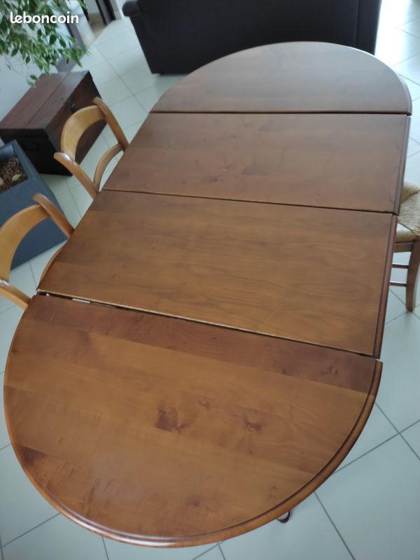 Table ronde en merisier et 4 chaises (image 2)