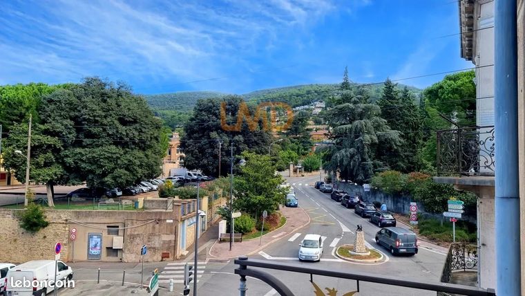 Appartement 8 pièces 233 m²