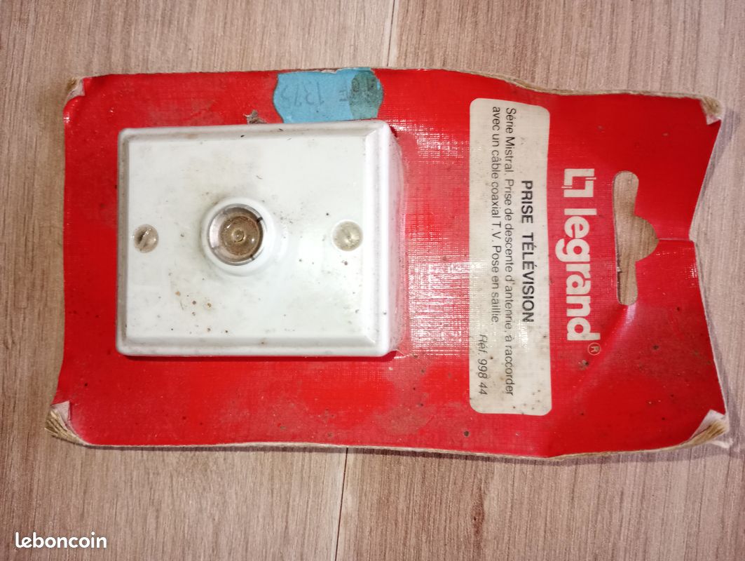 Prise tv legrand mistral - Bricolage