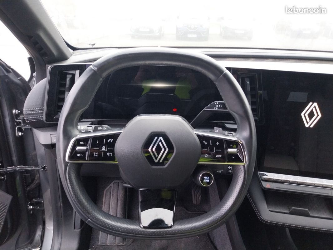 RENAULT Megane E-Tech EV60 220 ch super charge Iconic (image 9)