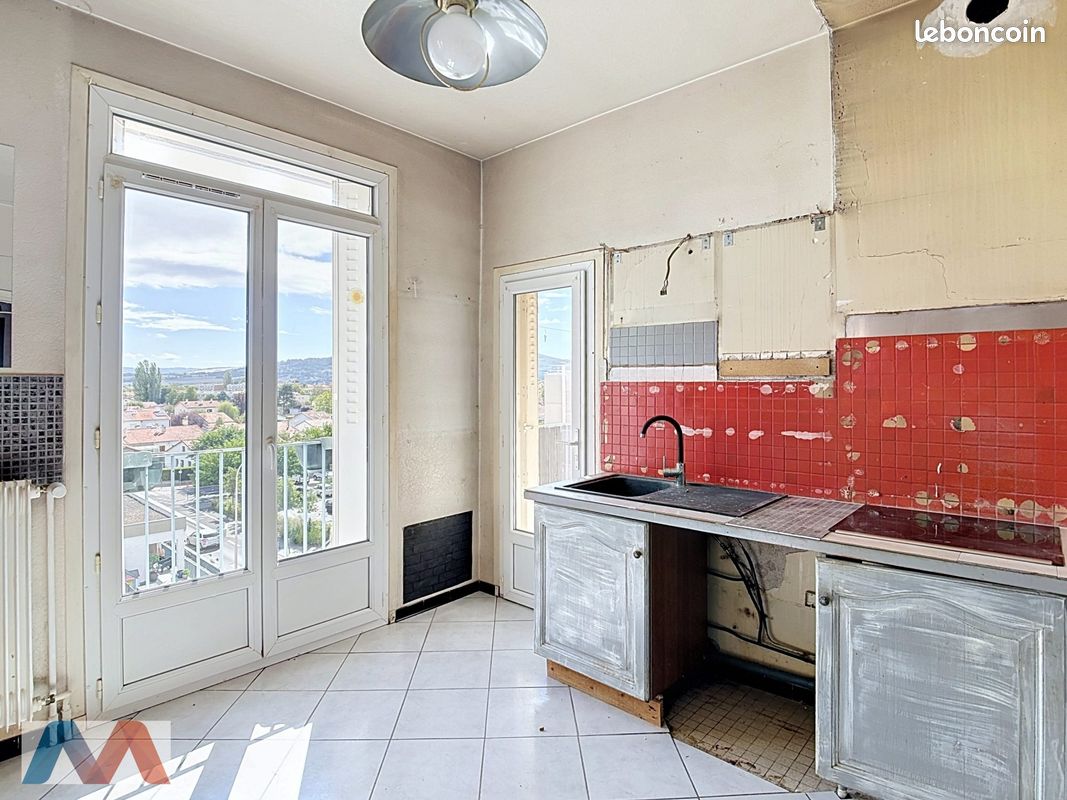 Appartement 6 pièces 103 m² · à Cournon-d'Auvergne · 103 m² · 130 000 €