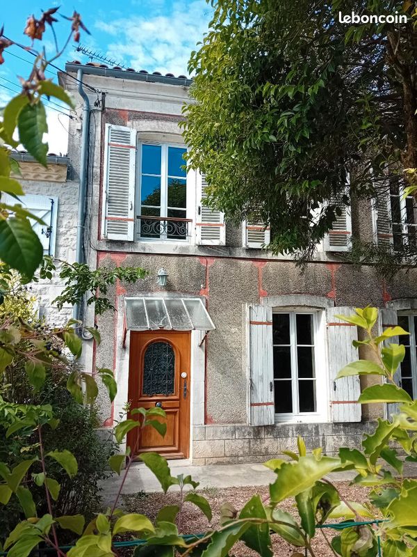 Maison 3 pièces 76 m² · à Saint-Jean-d'Angély · 76 m² · 690 €/mois