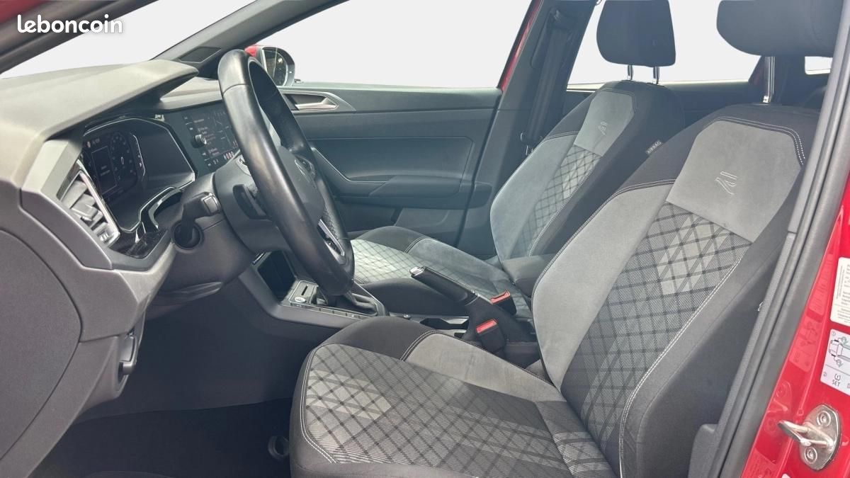 Volkswagen Taigo 1.0 TSI 110 DSG-7 R-Line / Digital Cockpit et caméra de recul (image 10)