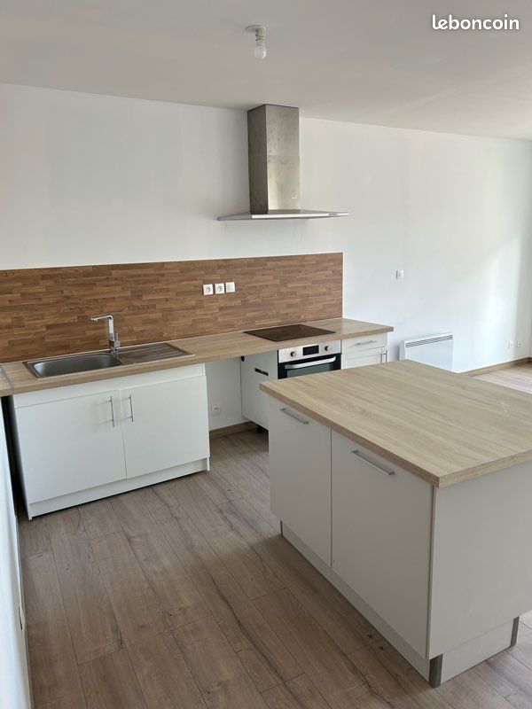 Lou studio (image 1)