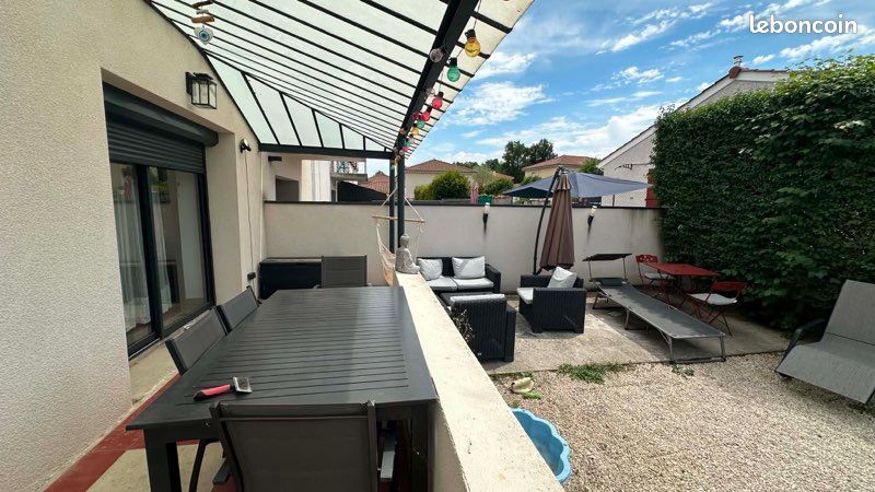 Maison 6 pièces 150 m² · à Saint-Marcellin-en-Forez · 150 m² · 260 000 €