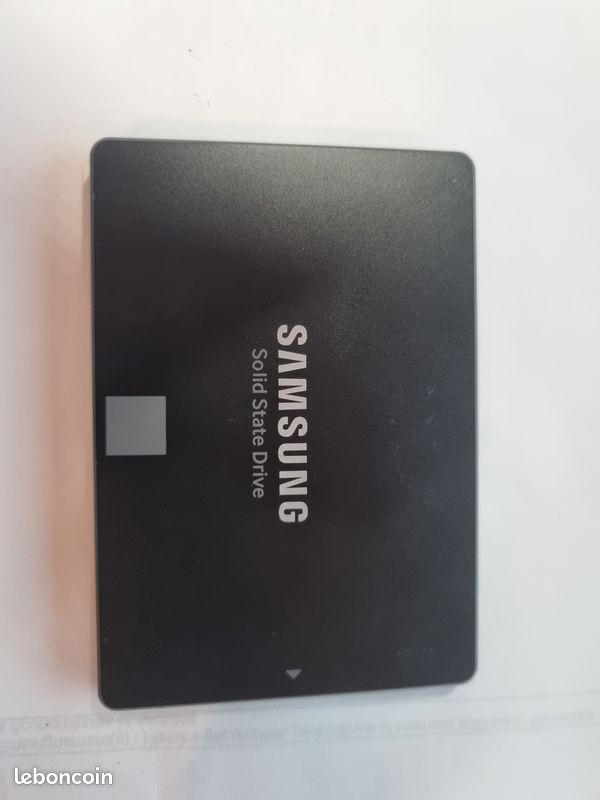 SSD Samsung 850 EVO 500 Go (SATA III) – Très bon état