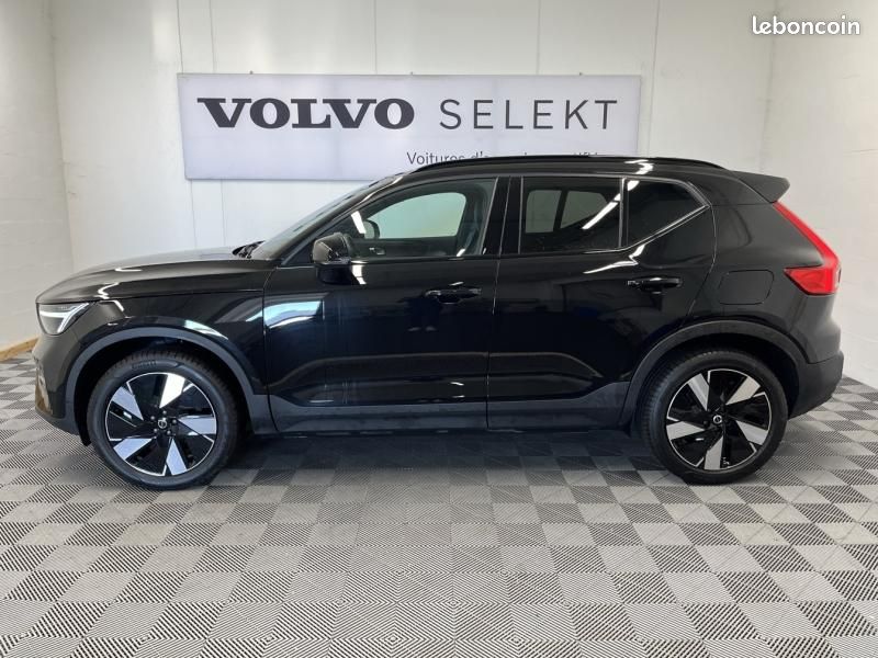 Volvo EX40 Single Extended Range 252ch Plus (image 2)