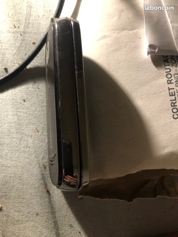Vend petit Smartphonne à Clapet de Marque Nokia. Modèle 7230 Type:RIM 604 (image 2)