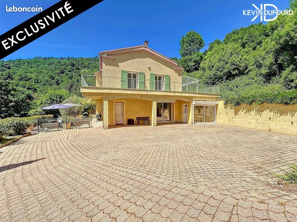 Maison 11 pièces 225 m² · à Vals-les-Bains · 225 m² · 370 000 €