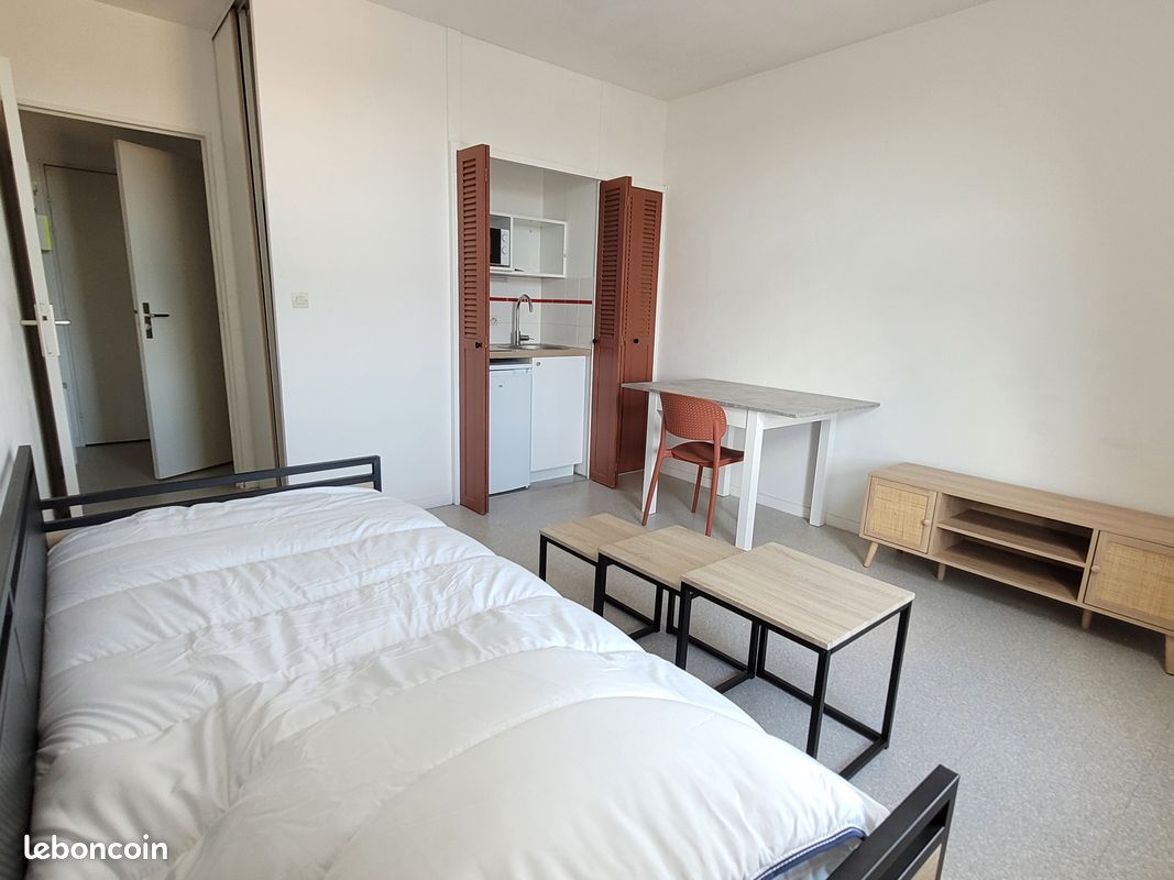 Studio meublé 21m2 exposé sud avec parking sécurisé (image 2)
