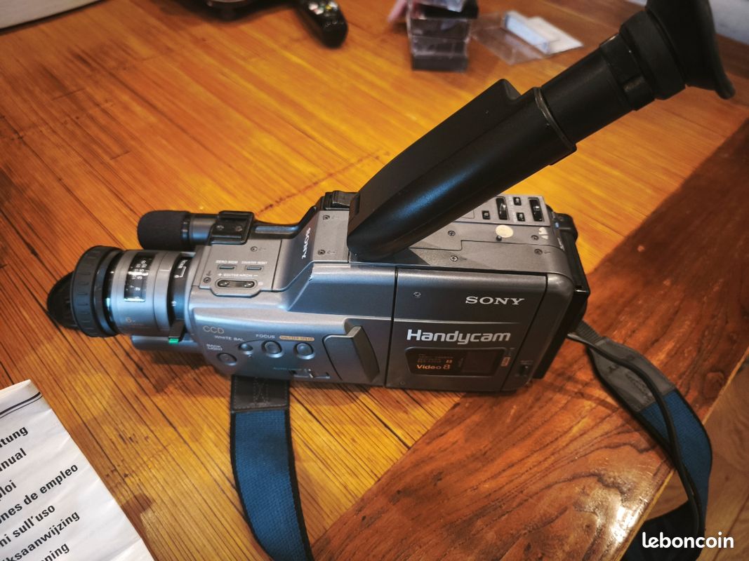 Appareil photo numérique CCD 4K pour étudiant, appareil photo de photographie numérique compacte 48MP 180 ° Caméra Selfile à écran rabattable pour enfants et adultes débutants  44