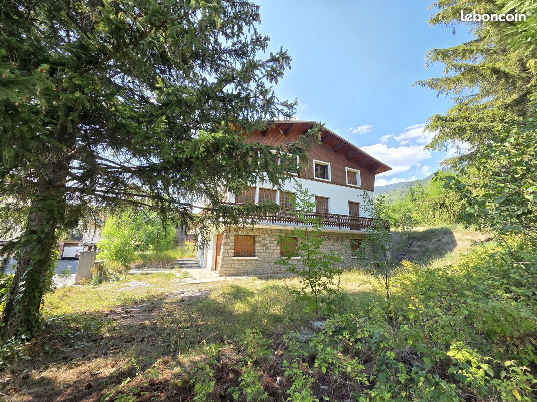 Maison 10 pièces 213 m² · à Saint-Chaffrey · 213 m² · 790 000 €
