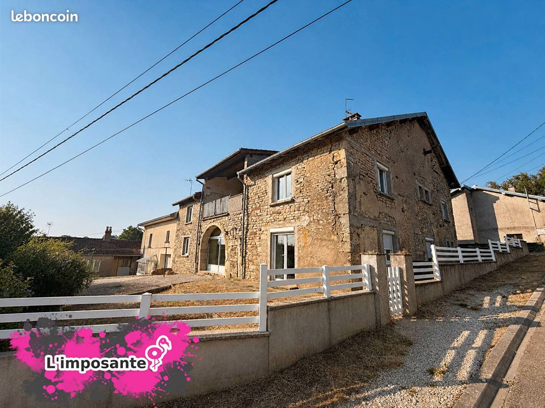 Maison 8 pièces 215 m² · à Melincourt · 215 m² · 97 000 €