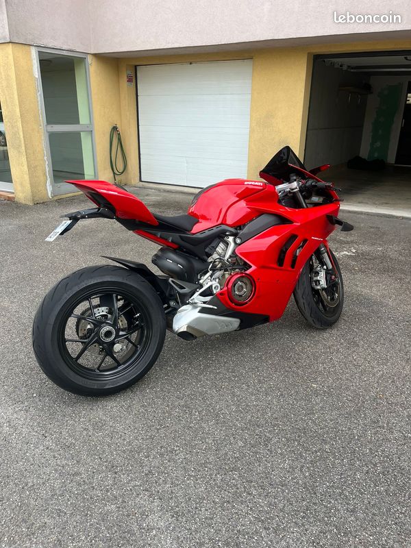 Ducati Panigale V4 (image 3)