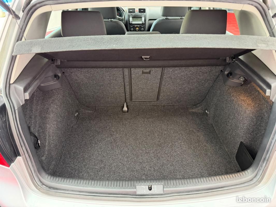 Volkswagen Golf V 1.9 TDi 105 CV (image 12)