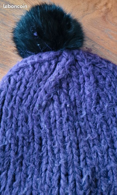 Pompon En Fourrure Violet Avec Cheveux Longs Noirs - 17 Cm, Neuf Sans étiquette, Fabriqué En Allemagne