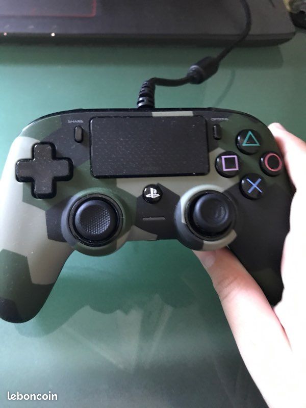 Manette PS4 (image 1)