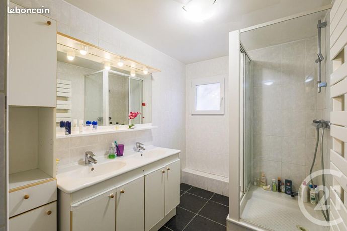 Maison 9 pièces 220 m² — 18