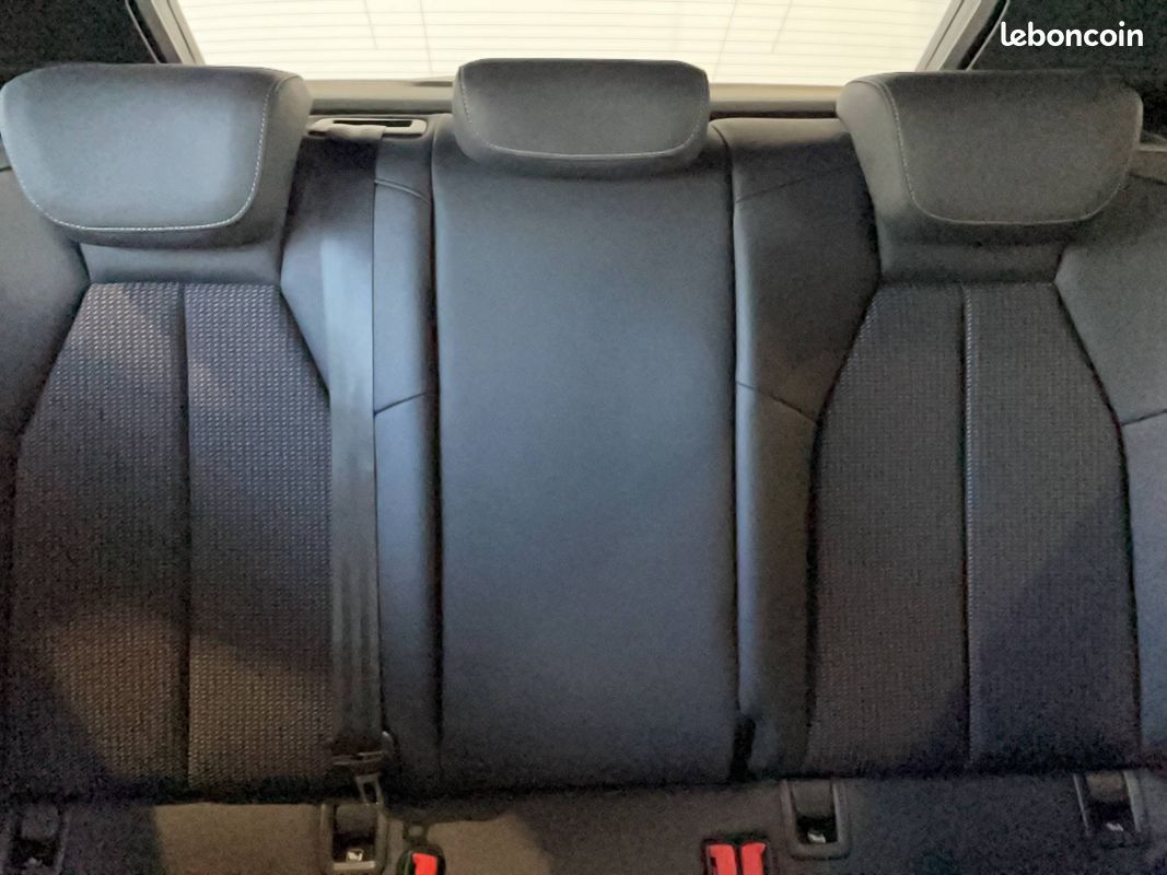 AUDI A3 Sportback 40 TFSIe 204 S tronic 6 S Line (image 19)